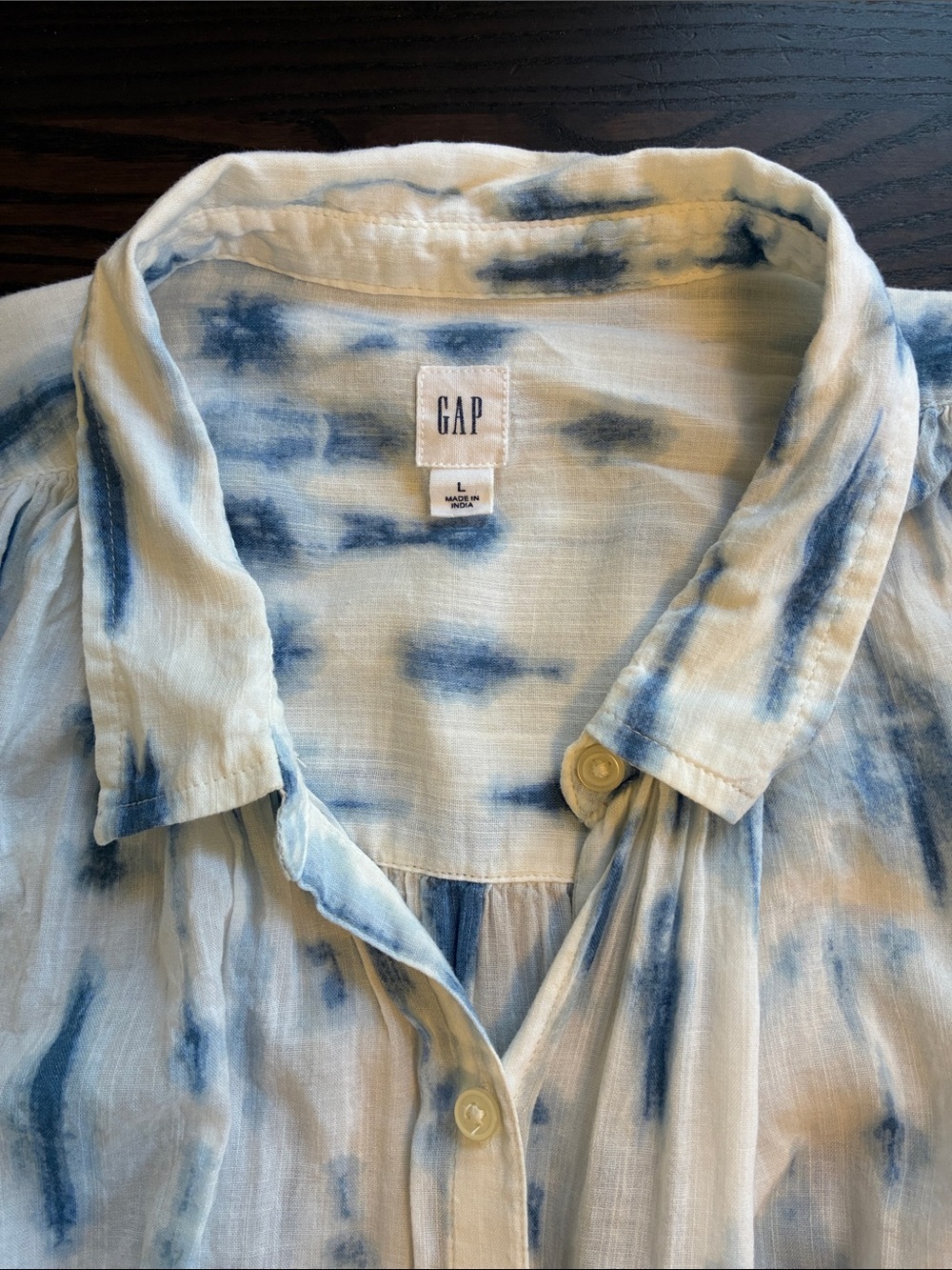 GAP White and Blue Tie-Dye Short Sleeve Button-Up - Picture 2 of 8
